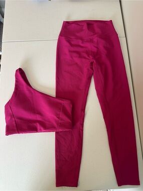 Women’s M Hit Pink WILO The Label Leggings and Sports Bra Two Piece Set